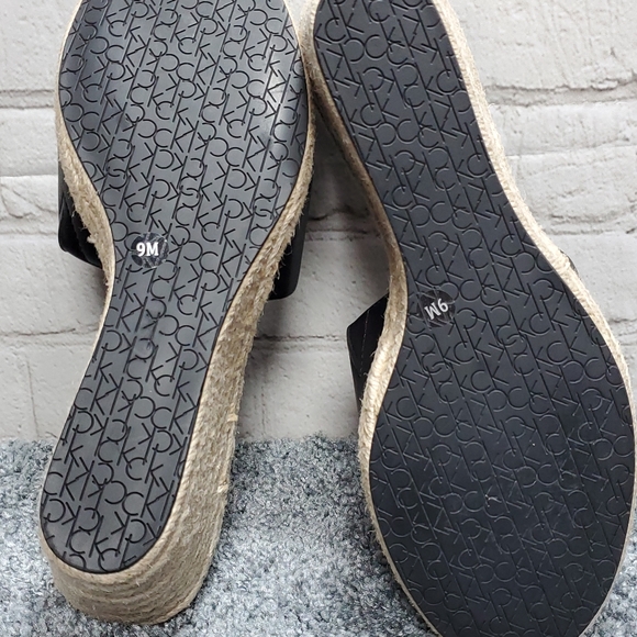 Calvin Klein - Picture 5 of 8